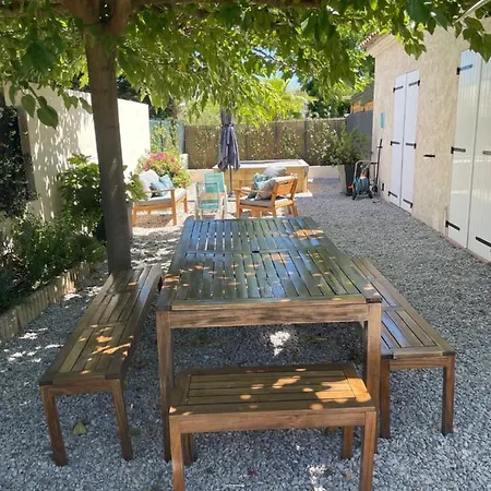 Holiday home Petite Familiale Dans Quartier Residentiel - Les Muriers